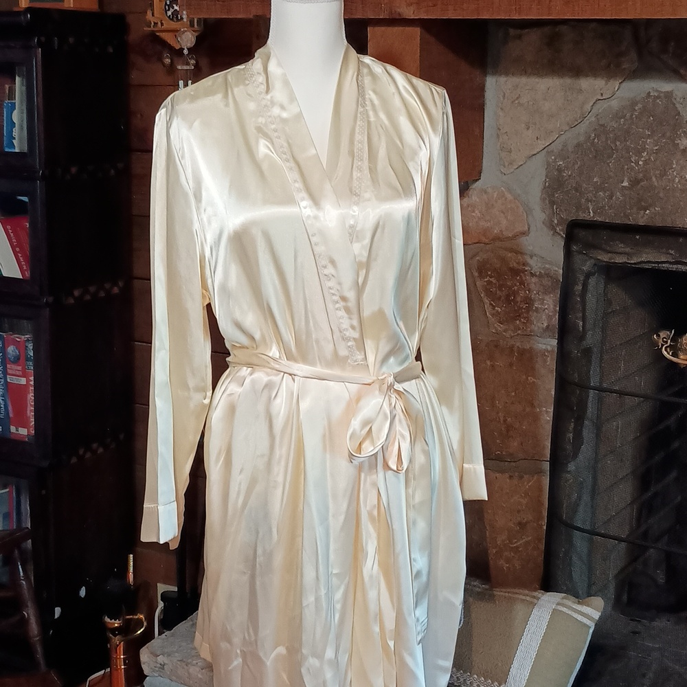 Morgan Taylor Intimates NWT Robe - Picture 5 of 6